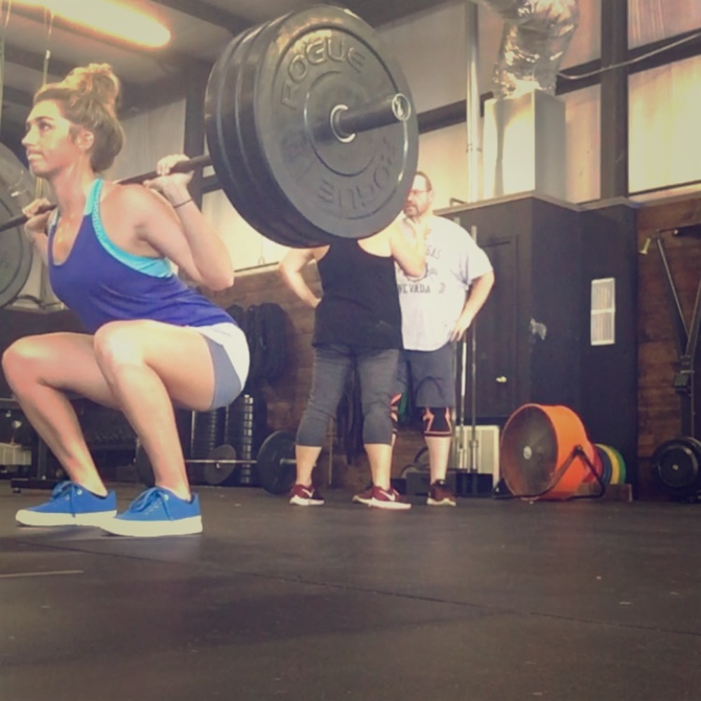 ISO: CROSSFIT GEAR: LIFTERS, WOD SHORTS, TANKS :)
